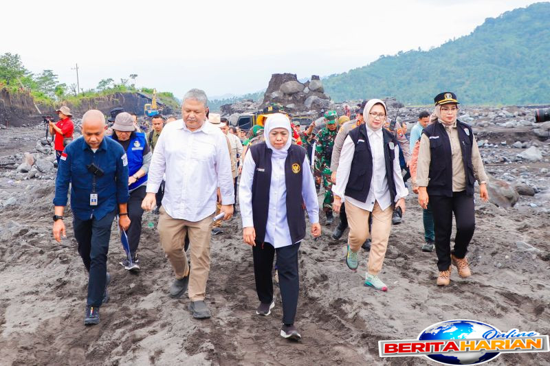 khofifah perintah percepat perbaikan tanggul rusak akibat lahar semeru