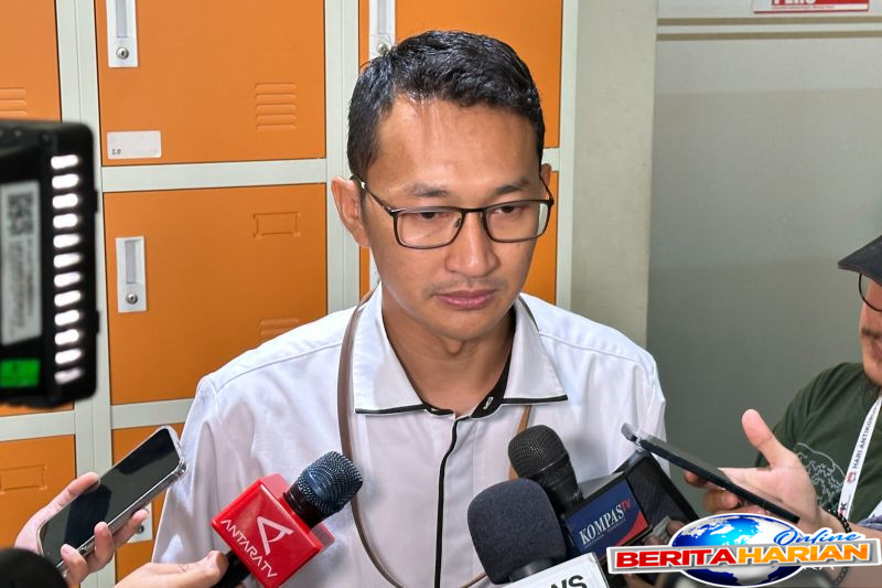 kpk panggil 4 asn pemkab cirebon untuk usut kasus suap izin pltu
