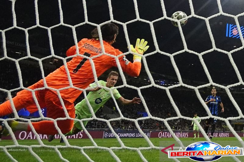 liga champions tuan rumah inter milan tekuk tamunya barcelona 4 3