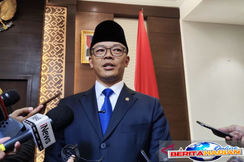 menlu pm china lebih dulu ke jakarta sebelum presiden macron