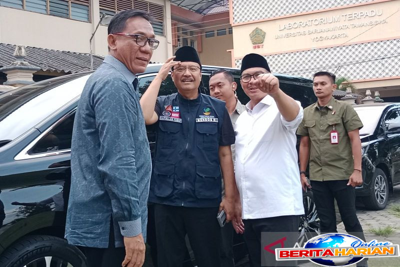 mensos tinjau kesiapan tamansiswa jadi sekolah rakyat di yogyakarta