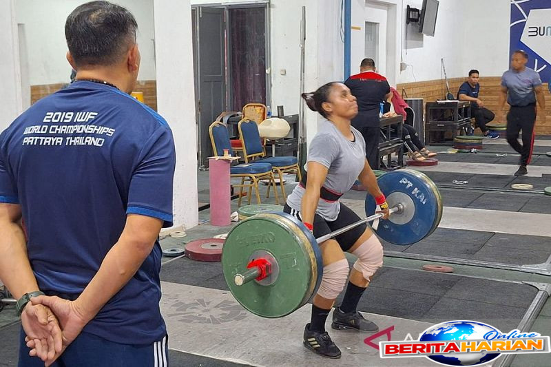 natasya beteyob belum maksimal di kejuaraan asia angkat besi 2025
