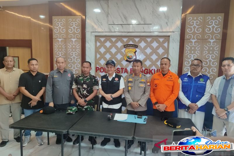 Kecelakaan Kapal di Pantai Malabero, 107 Penumpang Terlibat 1 penumpang kapal karam di perairan pantai malabero bengkulu 107 orang