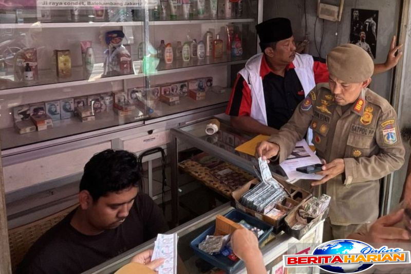 satpol pp jaktim amankan ribuan butir obat keras ilegal