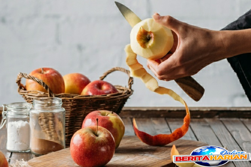 sering diabaikan ini 6 keampuhan kulit apel untuk kesehatan tubuh