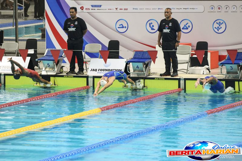 adelia dua kali pecahkan rekornas 200 meter gaya punggung