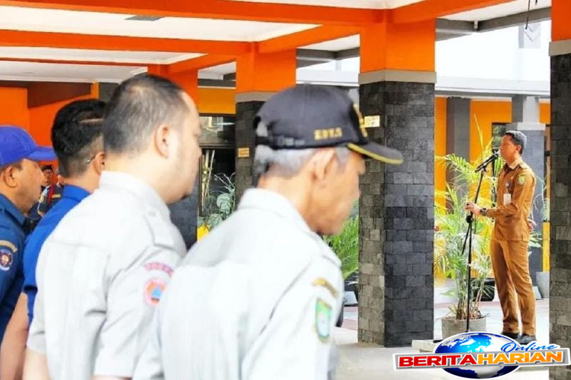 bpbd kota tangerang siagakan truk perahu bantu warga terkena banjir