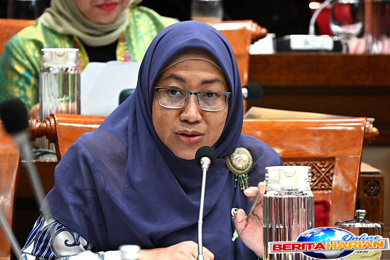 dpr usul pemda gandeng swasta atasi keterbatasan sekolah negeri