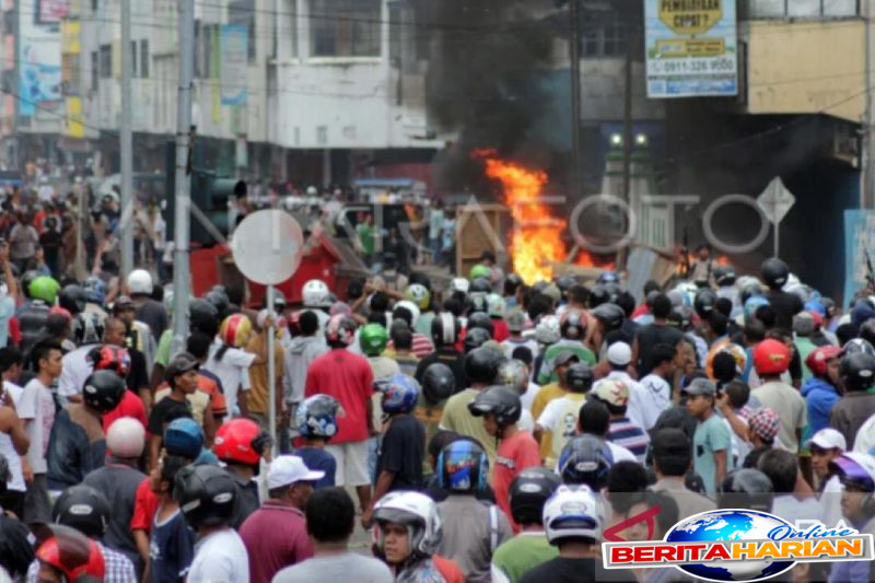 guru besar unj orasi ilmiah di unpatti soal konflik 1999 maluku