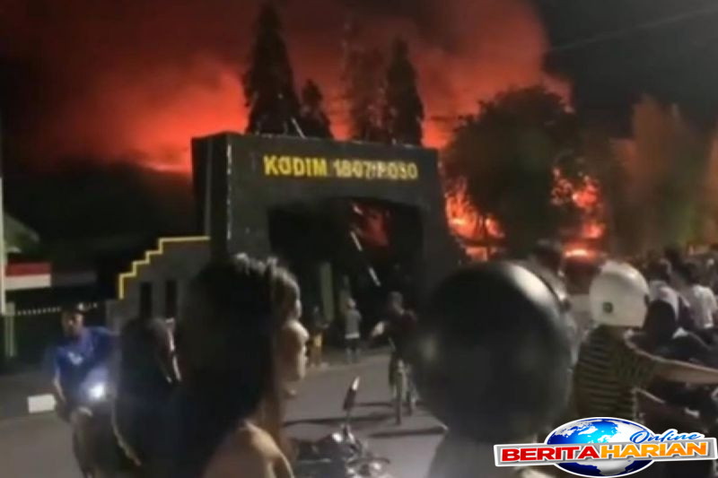 hukum sepekan kebakaran kodim poso hingga mk putuskan sd smp gratis
