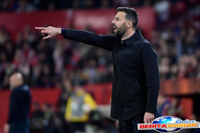 leicester city resmi berpisah dengan pelatih ruud van nistelrooy