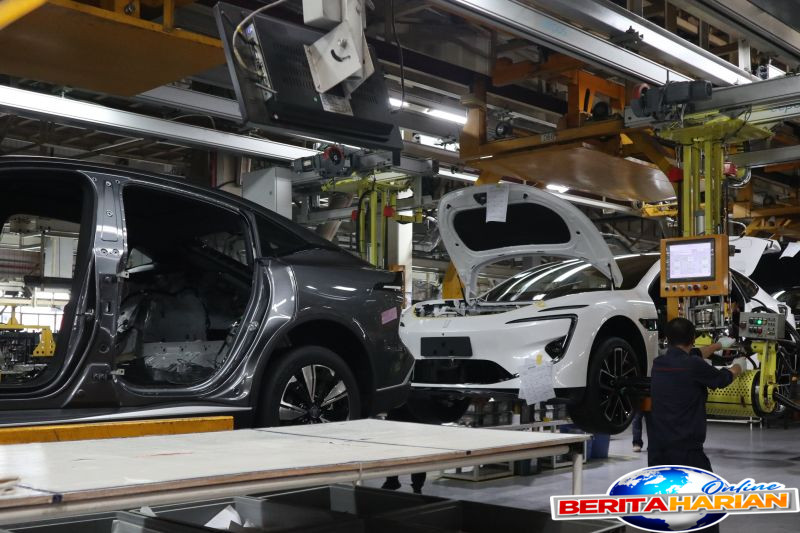 melihat dapur mobil listrik tiongkok