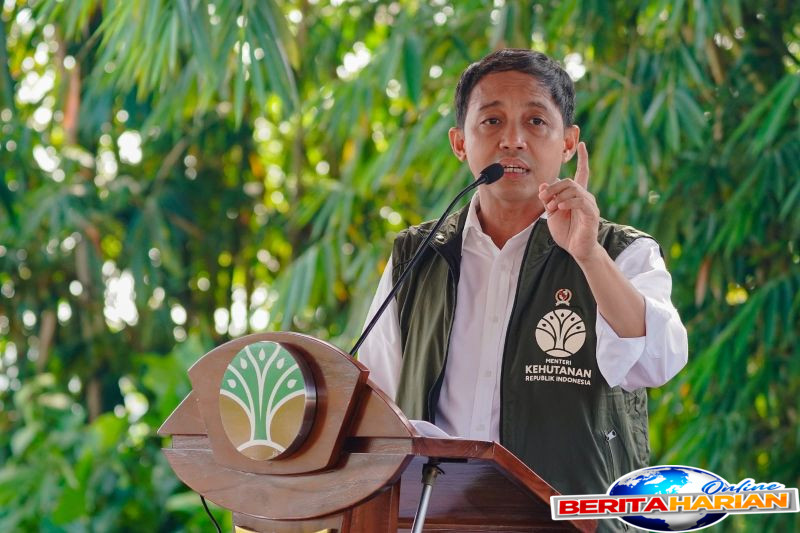 menhut komitmen kurangi emisi dengan menghitung jejak karbon