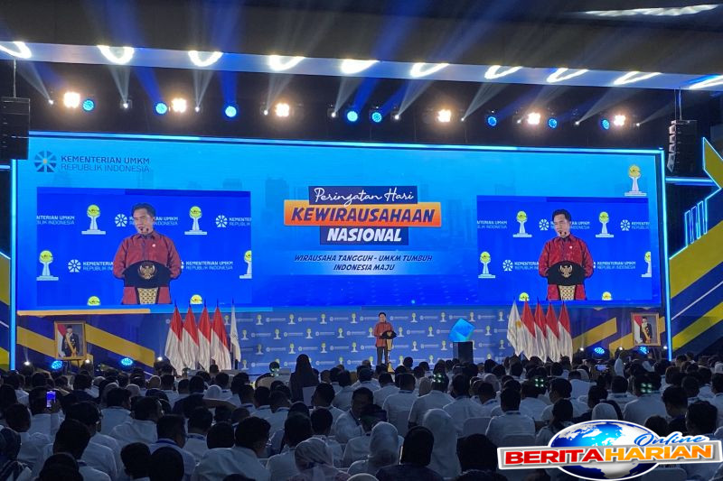 menko yusril kepastian hukum penting untuk capai pertumbuhan 8 persen