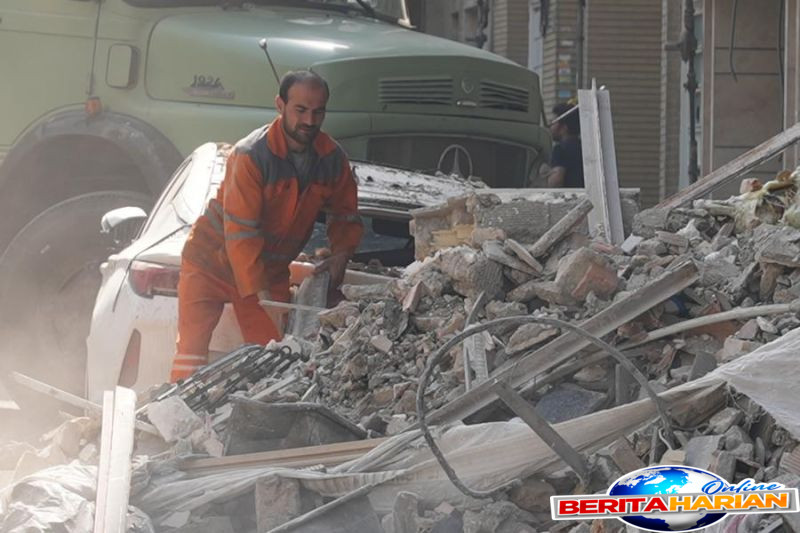 presiden iran bersumpah beri respons kuat terhadap serangan israel