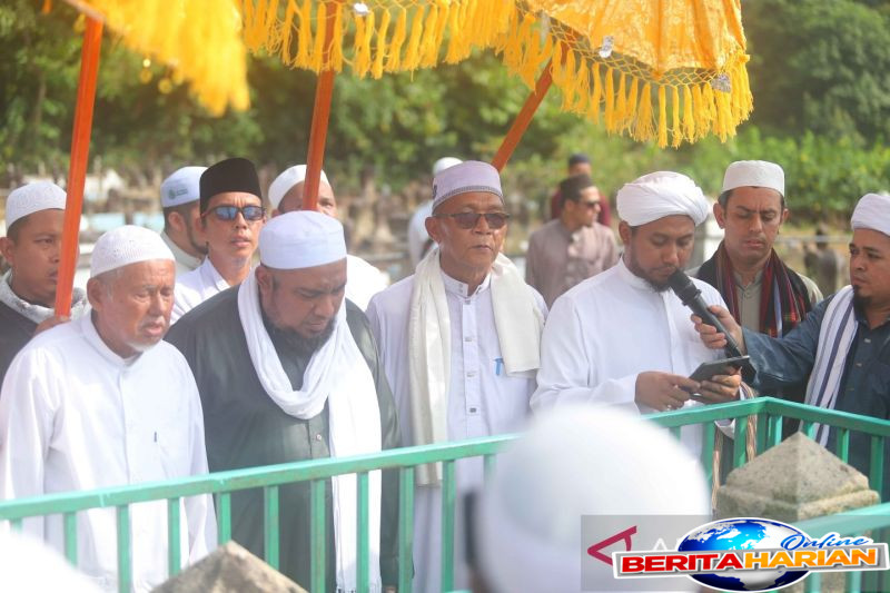 ribuan warga ikuti tradisi ziarah kute seribu di bangka barat