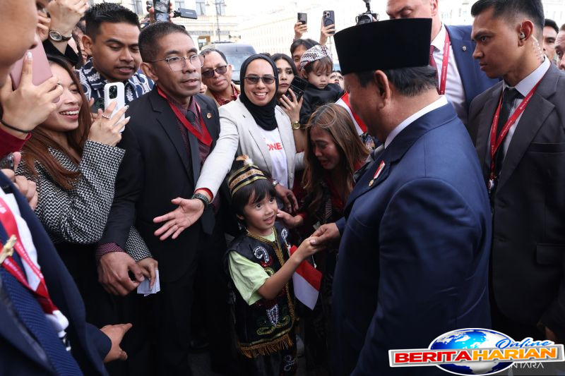 sambut kedatangan presiden vladimir minta dibelikan lego ke prabowo