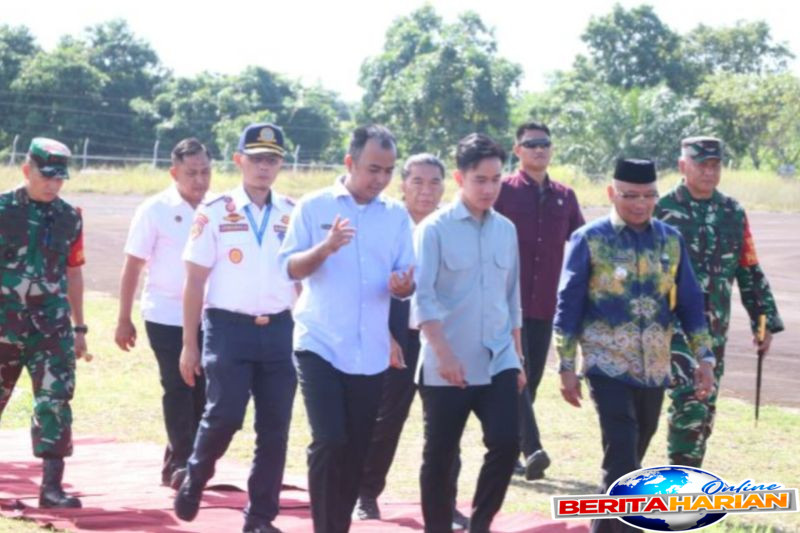 wapres gibran terima penjelasan rencana pengoperasian bandara warukin