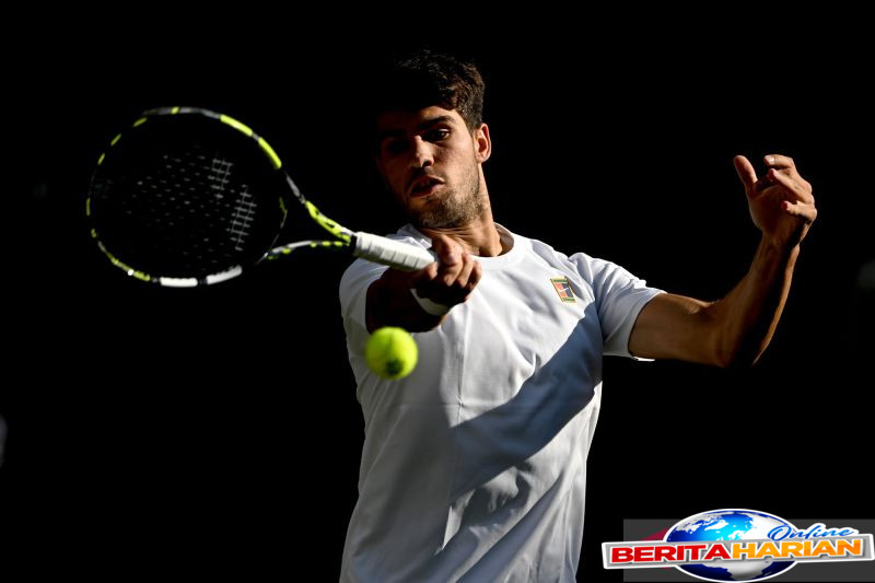 alcaraz dan sabalenka jadi petenis pertama lolos atp dan wta finals
