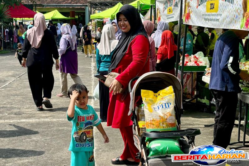 Bulog Jawa Barat Siap Distribusikan 209.165 Ton Beras SPHP Hingga Akhir 2025 1 bulog jabar siap salurkan 209165 ton beras sphp hingga desember 2025