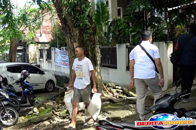 bulog sumbar mulai salurkan beras bagi 339 ribu pbp