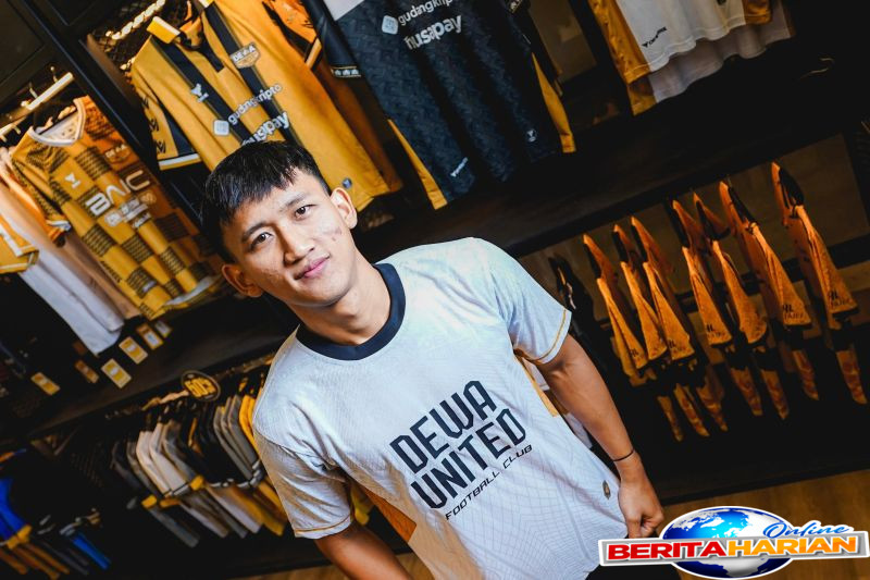 dewa united kembali mendatangkan pemain belakang yakni akbar arjunsyah