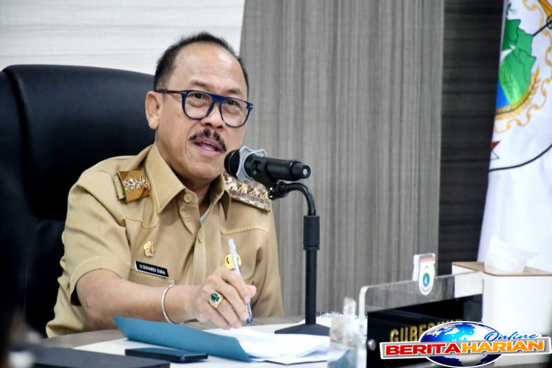 gubernur sulbar wajibkan siswa baca 20 buku sebagai syarat kelulusan