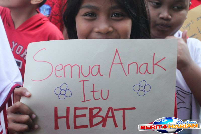 hari nasional anak 2025 ini tujuh cara mendidik anak tanpa kekerasan