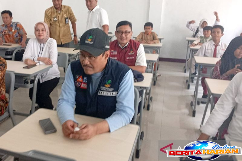kemkomdigi akses internet untuk sekolah rakyat dibiayai oleh kemensos