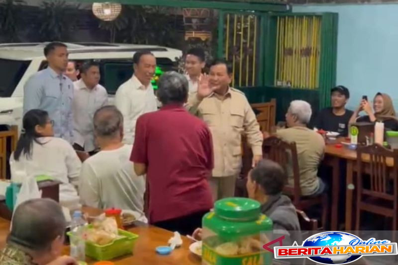 prabowo jokowi gibran semeja makan bakmi jawa di solo