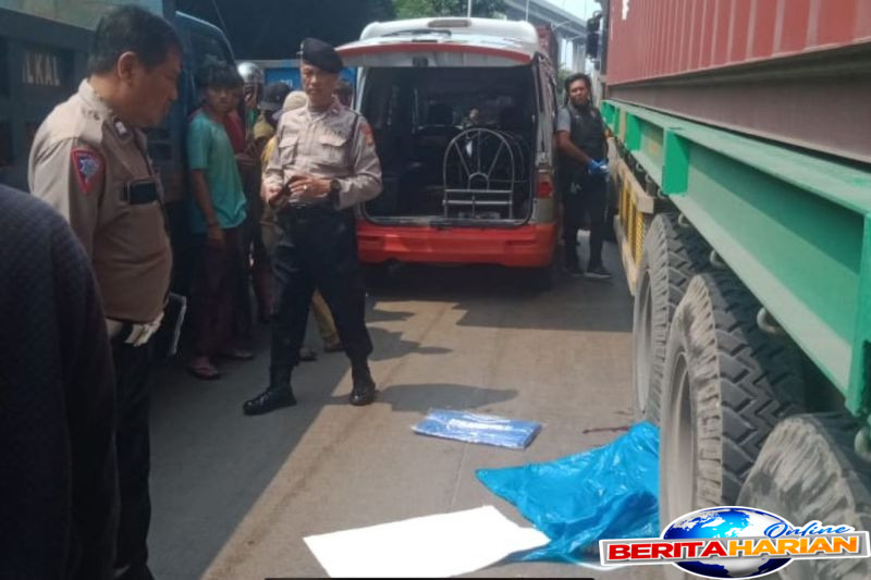 seorang wanita tewas terlindas truk di pelabuhan tanjung priok