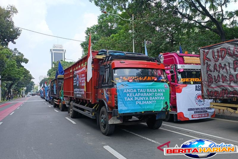 tolak ruu odol sebagian akses ke monas diblokade dengan truk