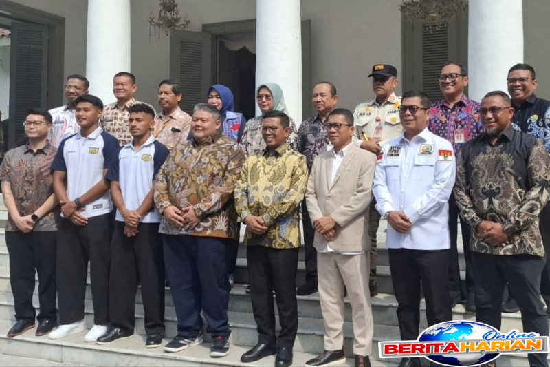 dewa united banten fc gunakan bis untuk bangkitkan ekonomi daerah