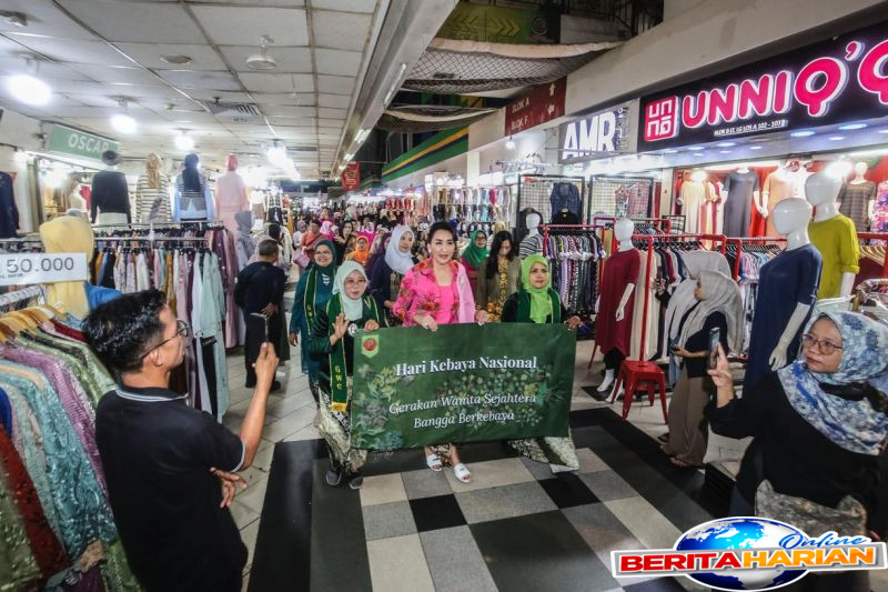 gerakan wanita sejahtera peringati hari kebaya di tanah abang
