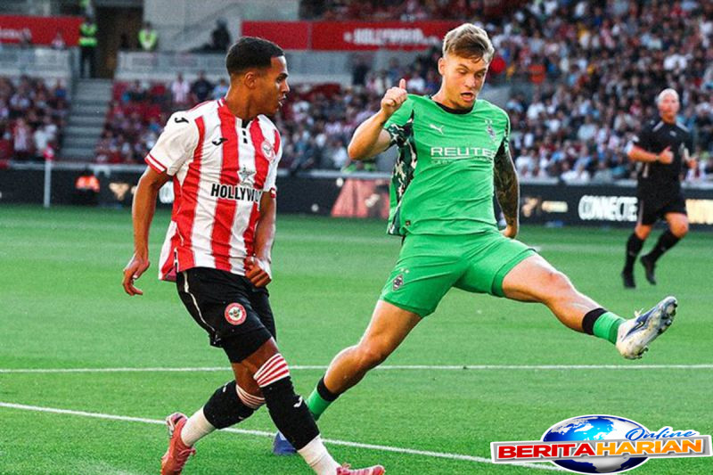 kevin diks bermain penuh ketika monchengladbach diimbangi brentford