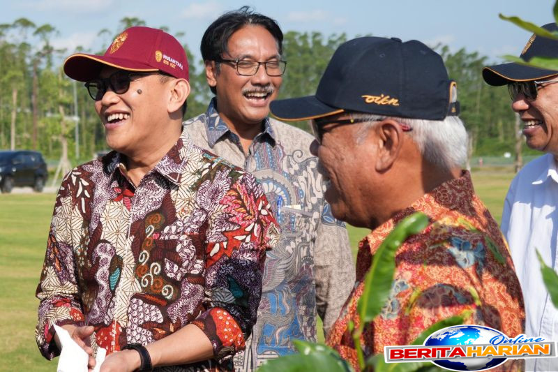 Menteri Karding Menanam Pohon di IKN, Mendukung Konsep Pembangunan Ramah Lingkungan 1 menteri karding tanam pohon di ikn dukung konsep hijau pembangunan